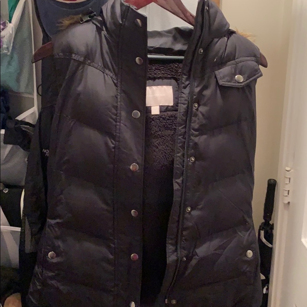 Black puffy vest